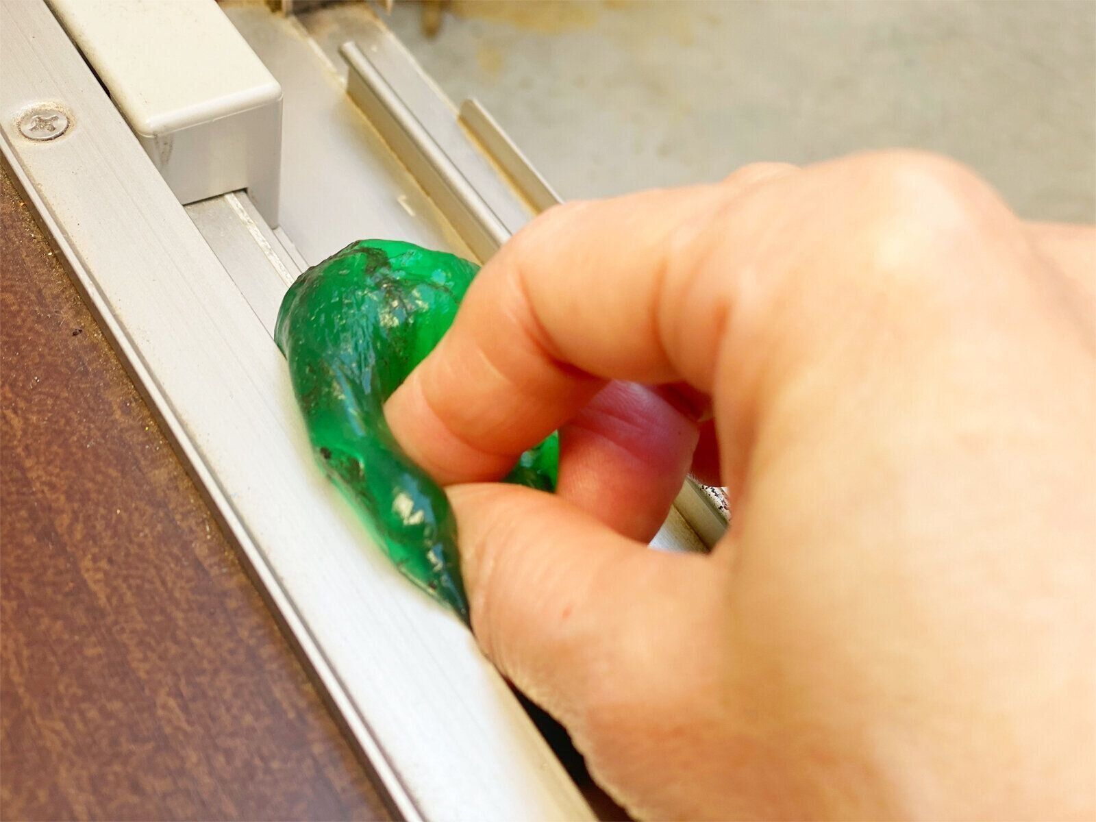 窓サッシはジェルクリーナーで