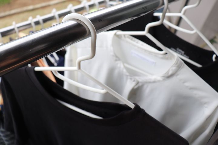 【ダイソー】330円だけど買う価値アリ!なハンガーをダイソー「Standard Products」で発見