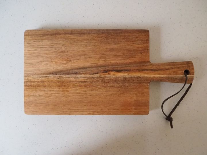 ニトリの アカシアカッティングボード がパーティーに使える サンキュ ニトリの アカシアカッティングボード がパーティーに使える サンキュ