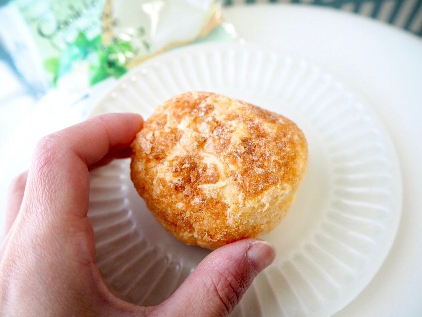 シャトレーゼ「DESSERTクッキーシューアイス ホワイトチョコミント」商品写真