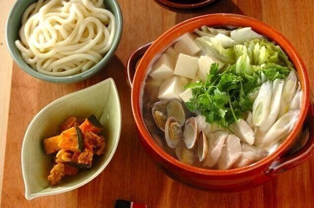  鶏ささ身とアサリのベトナム風鍋