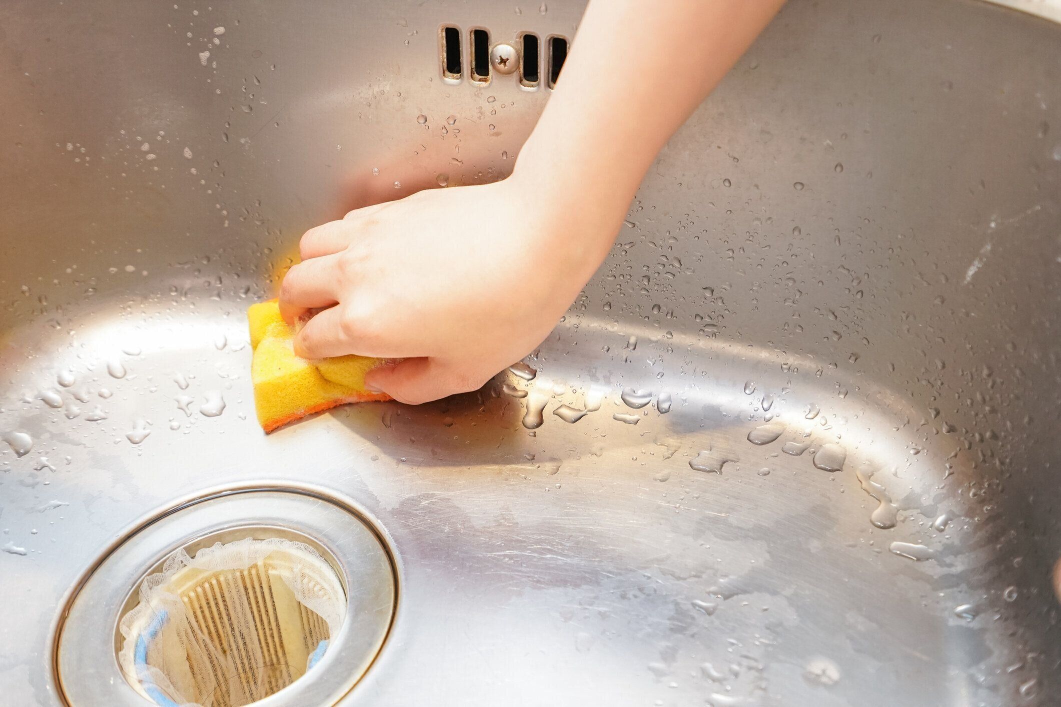 掃除のプロはこうやる キッチンシンクをピカピカにする方法 サンキュ