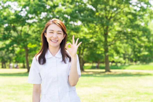 笑顔のアジアの看護師,屋外