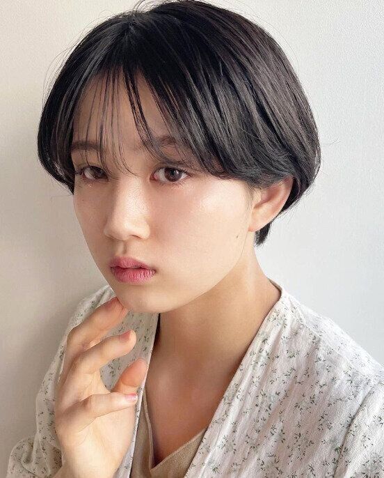 女性らしくあか抜けた印象に！マッシュショート