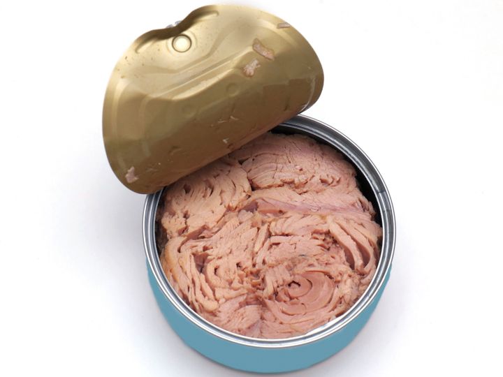 管理栄養士監修 賞味期限切れの ツナ缶 はいつまで食べられる 開封後の場合は 傷んだときの特徴や保存方法を解説 サンキュ 管理栄養士監修 賞味期限切れの ツナ缶 はいつまで食べられる 開封後の場合は 傷んだときの特徴や保存方法を解説 サンキュ