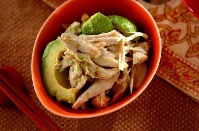 アボカドとささ身のポン酢サラダ