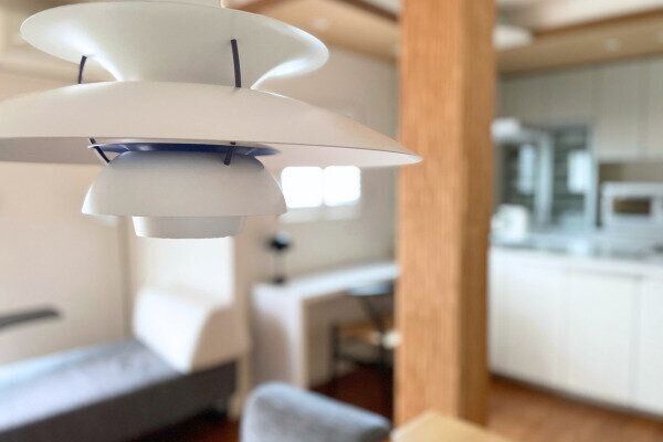 色を減らしたインテリアの例