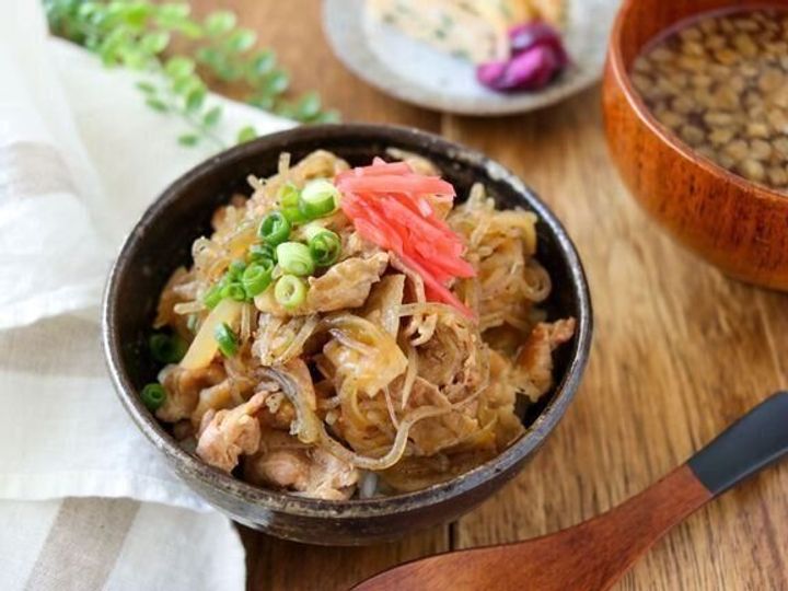 【節約ごはん】一人100円以下!手間なしつゆだく豚丼