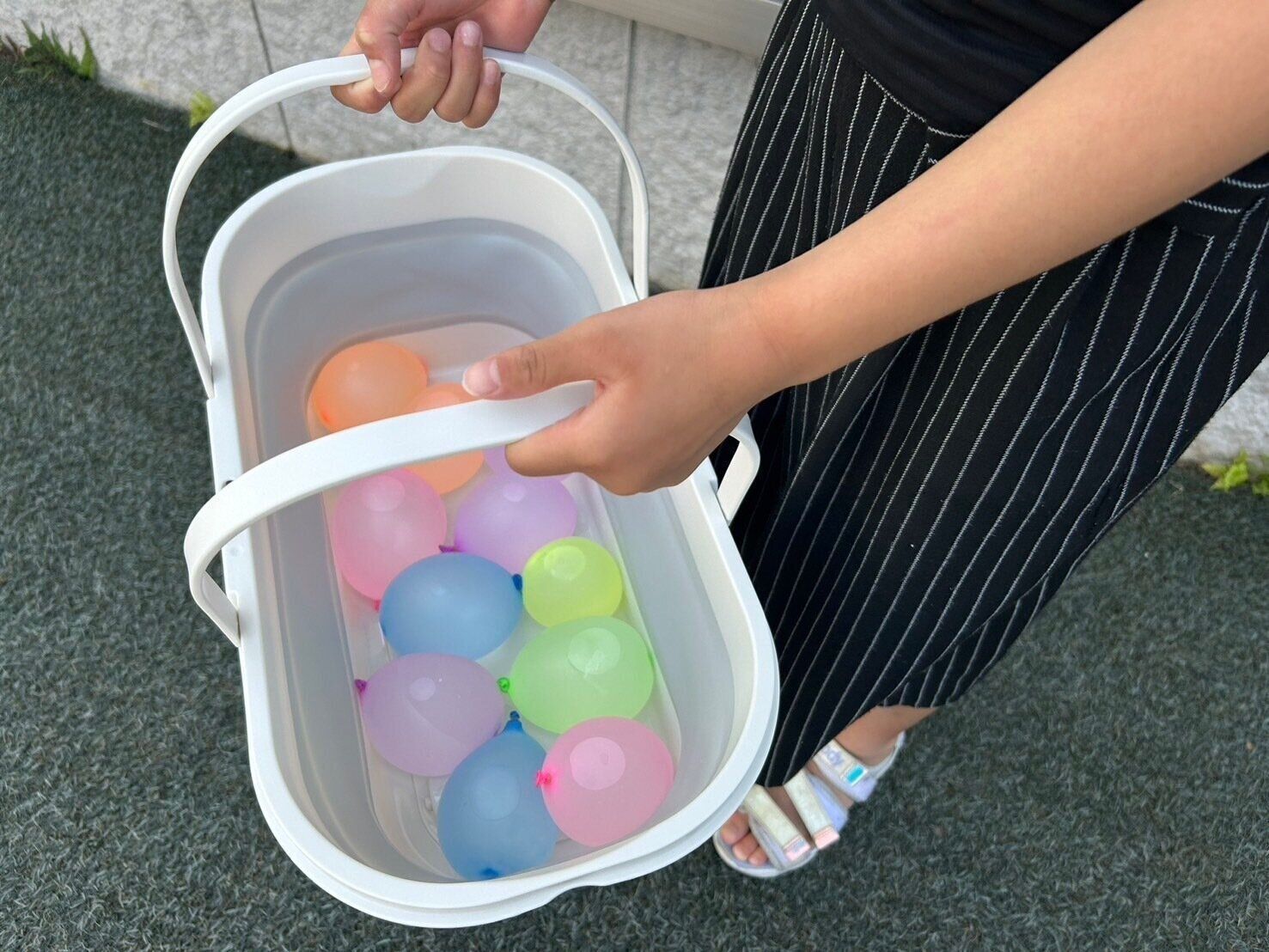 バケツを買うならコレ！ 3COINSの折りたたみバケツは機能性抜群でちょっと違うんです