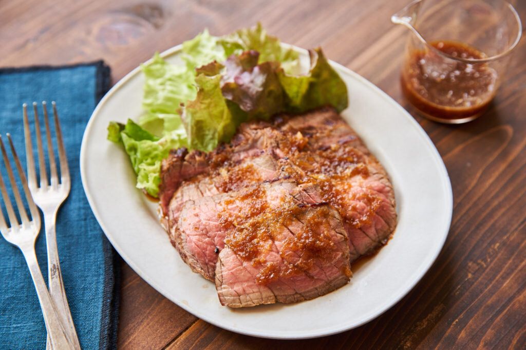 玉ねぎソースのローストビーフ