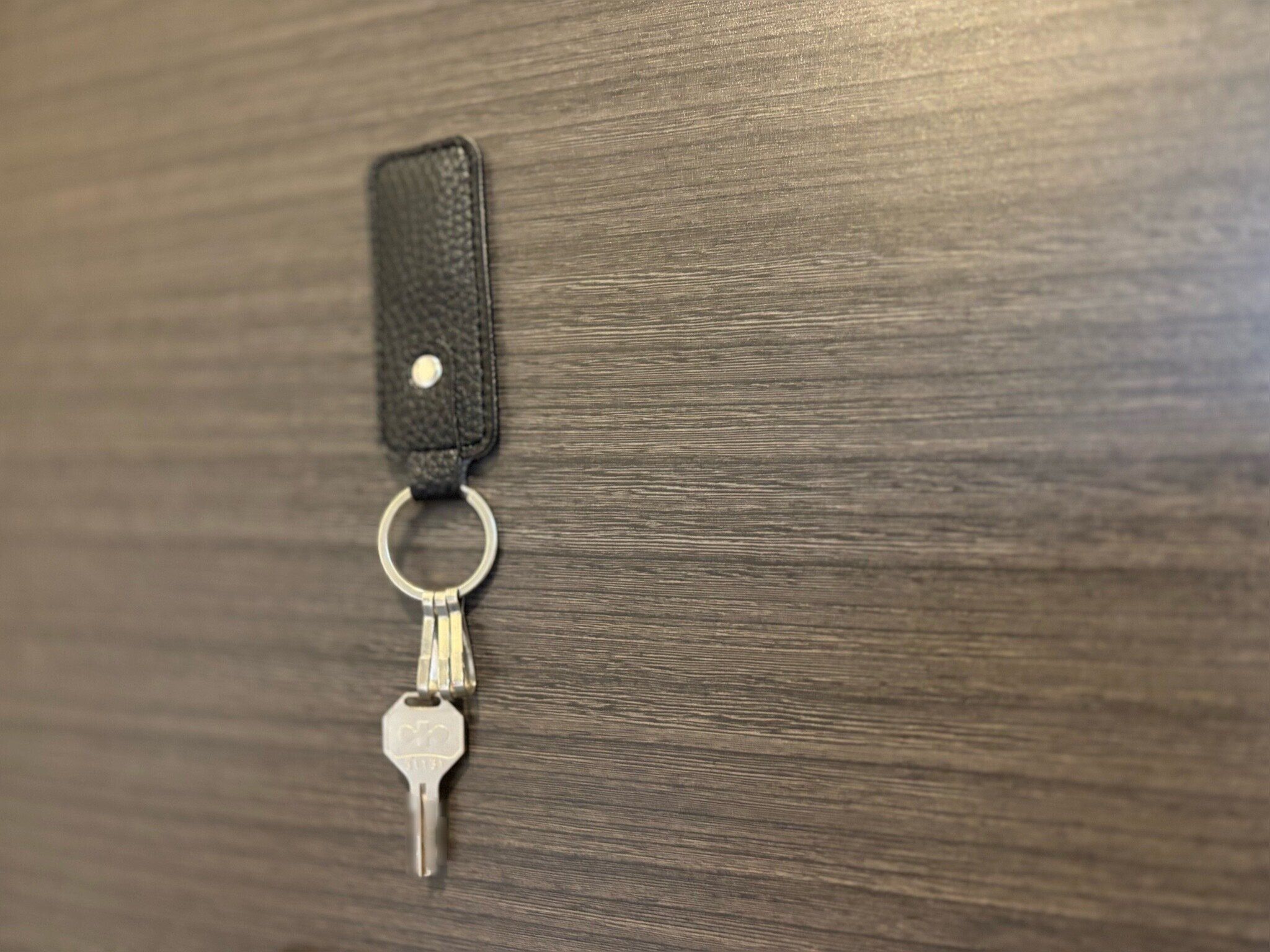 ダイソーで見つけた！レザー調「マグネット入キーホルダー」