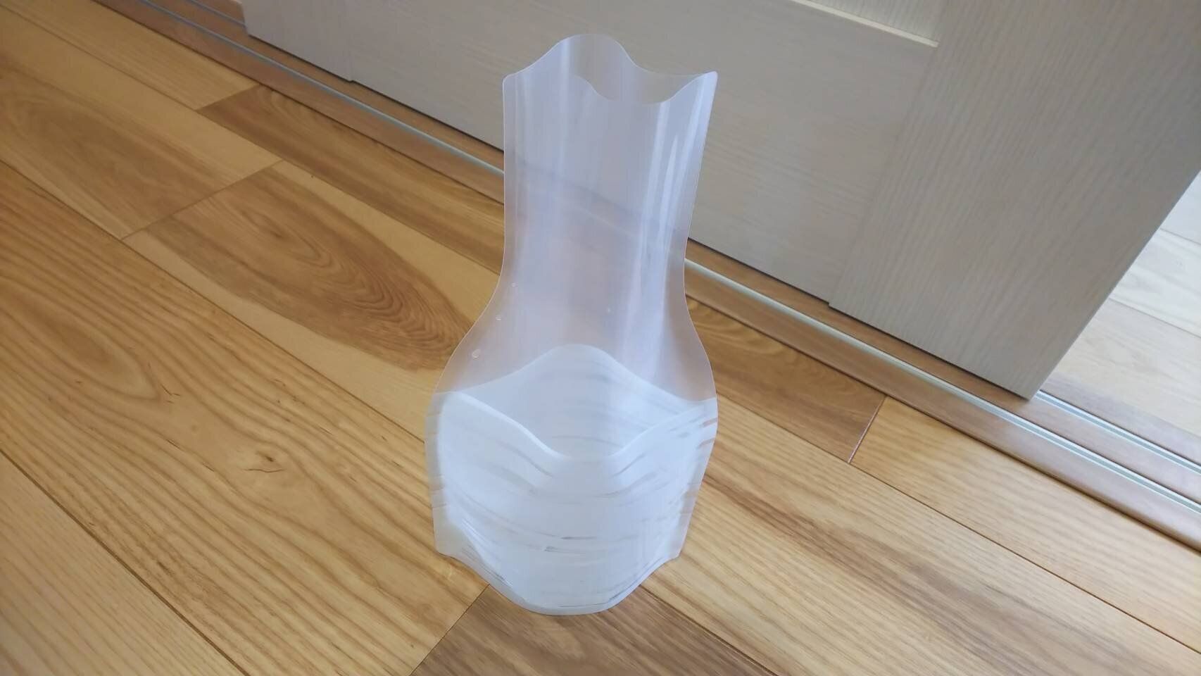 ダイソー なんと厚さ0 1cmになる ぺちゃんこにできて割れない省スペースなアレが便利 サンキュ