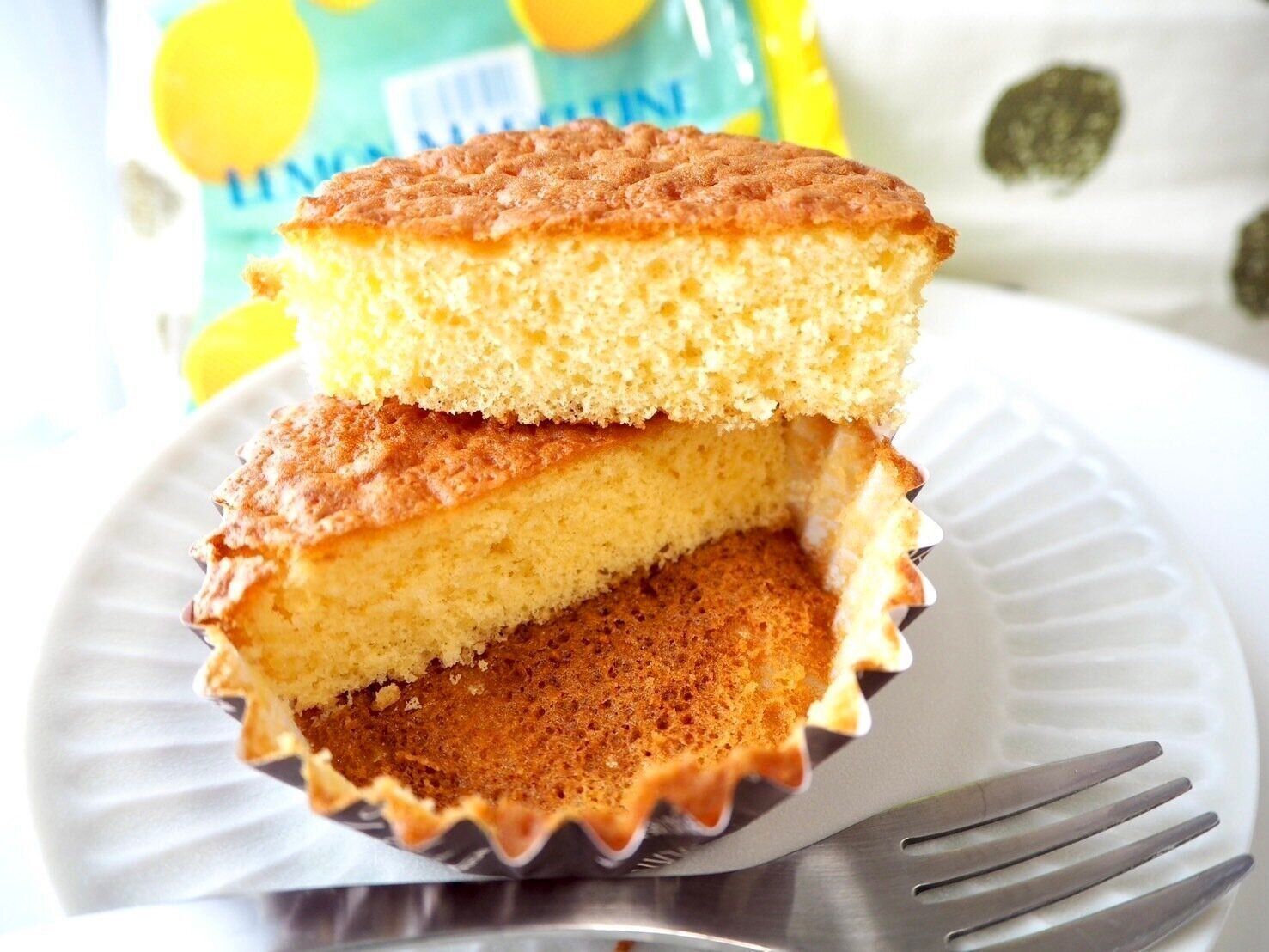 シャトレーゼ「瀬戸内レモンのマドレーヌ」断面写真