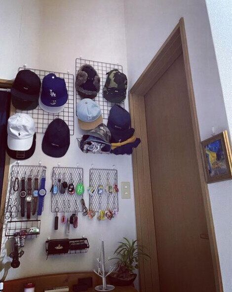 壁や鍵、時計などを壁に収納！