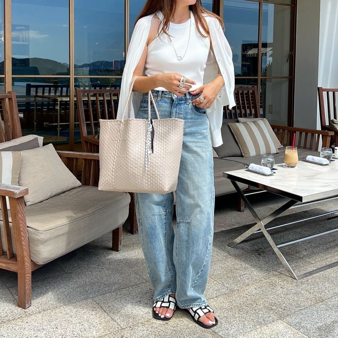 【ユニクロ】猛暑日に着るべき！激売れ中の「2大ブラトップ」