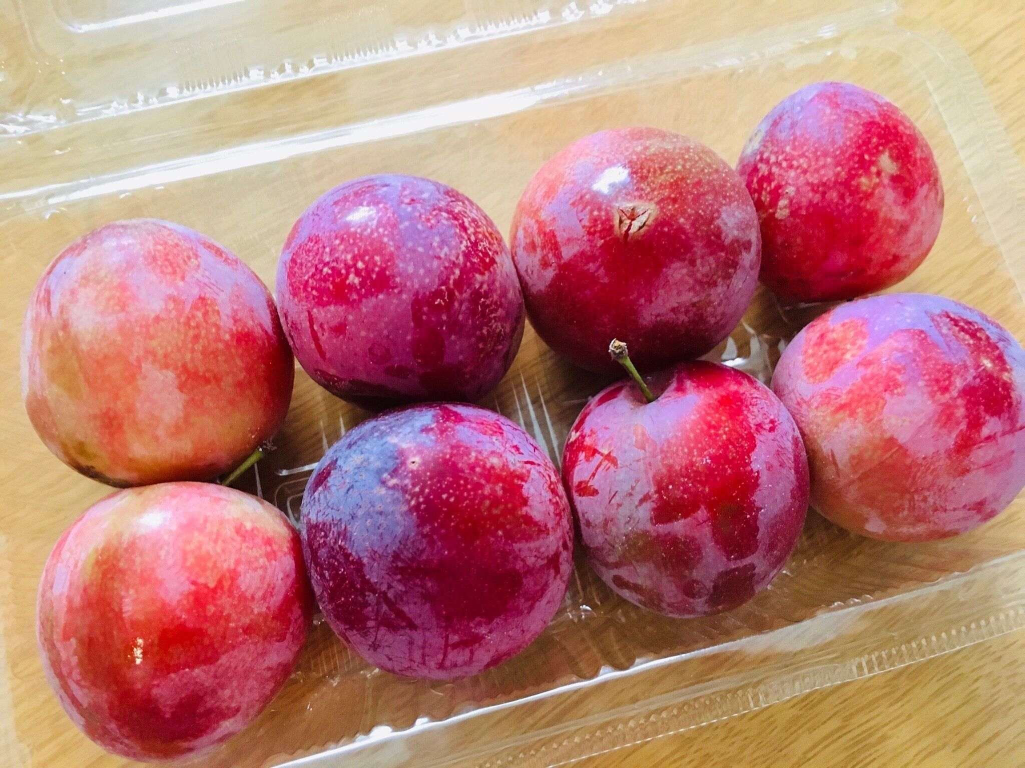 そのままでもアレンジしてもおいしい 材料2つでつくる すもも のごちそうコンポート サンキュ