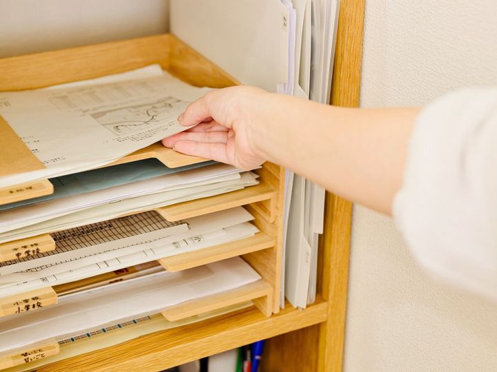 プリント整理に「木製書類整理トレー」