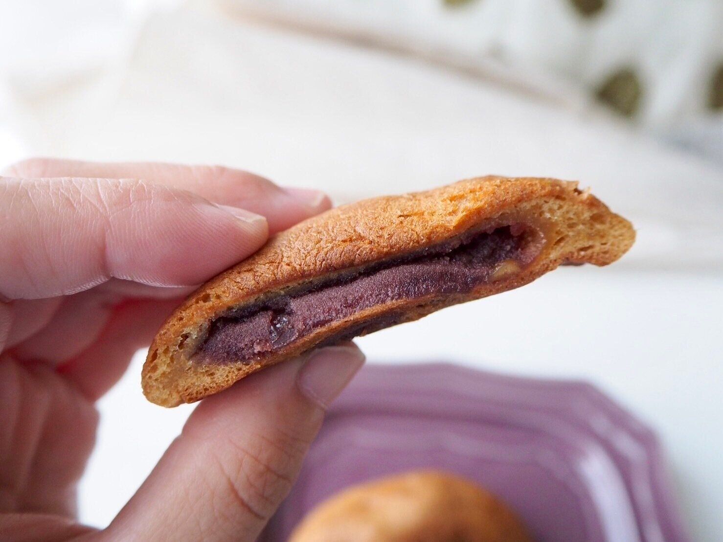 シャトレーゼ「焼きくるみ餅」断面写真