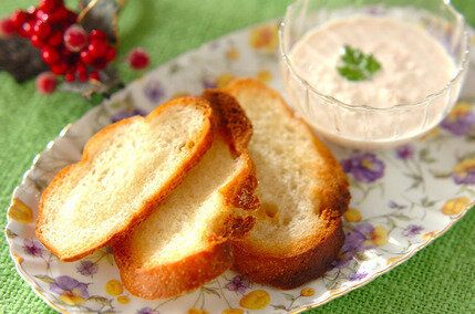 カニマヨのガーリックカナッペ