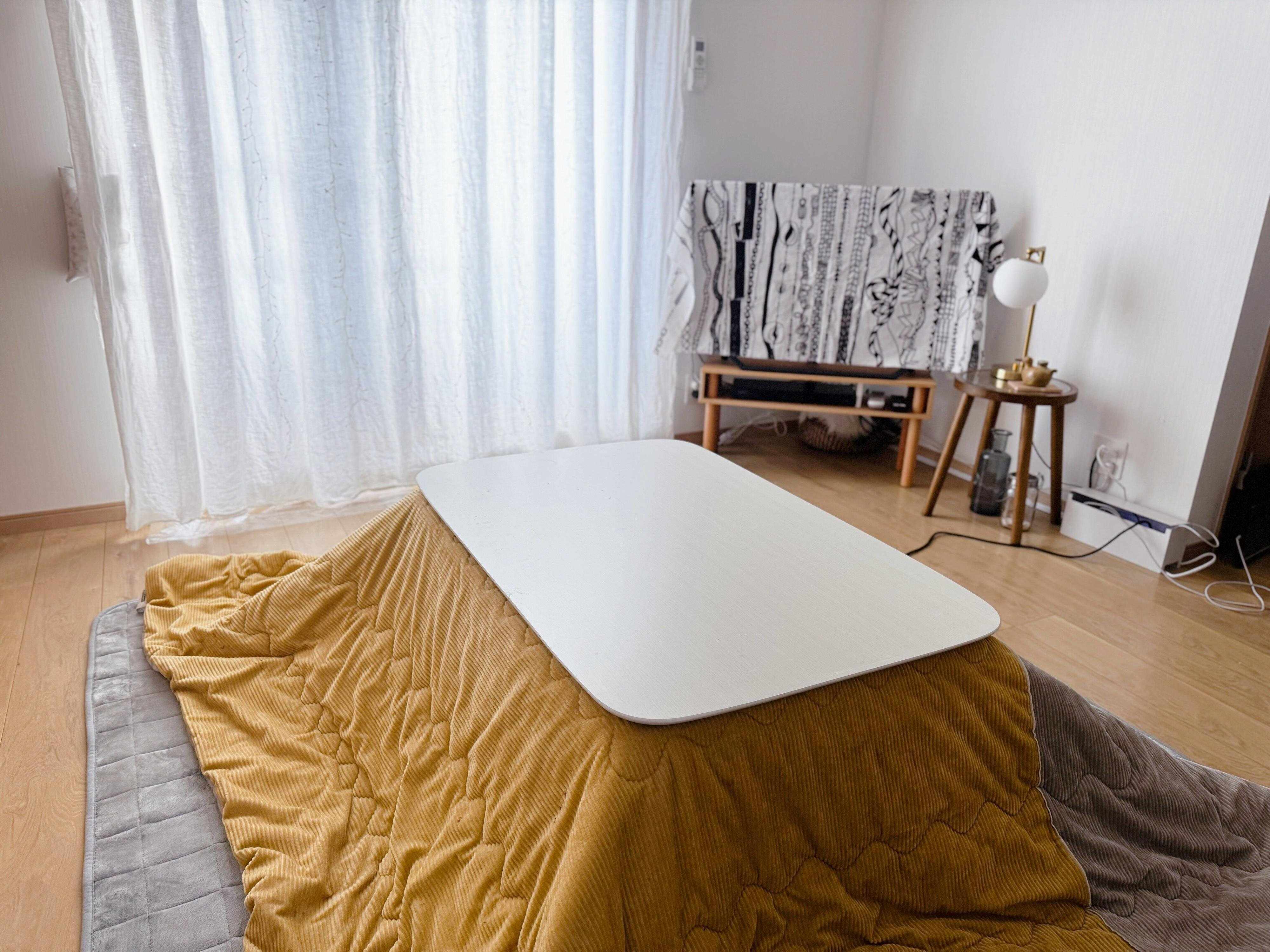 1．ダイニングテーブルを持つこと