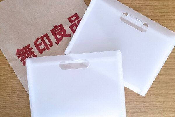 無印良品の紙袋と今回紹介するじゃばらファイル