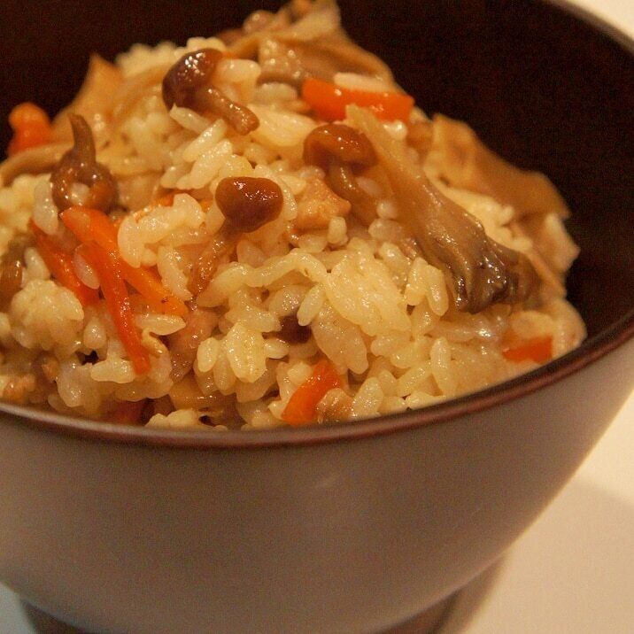 こりこり食感がくせになる♪きのこたっぷり混ぜごはん