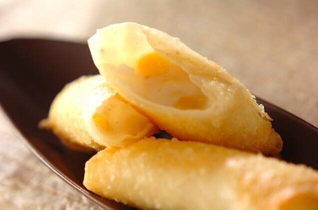 ホワイトソースの春巻き