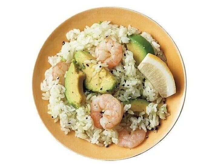 えびとアボカドのレモンピラフ