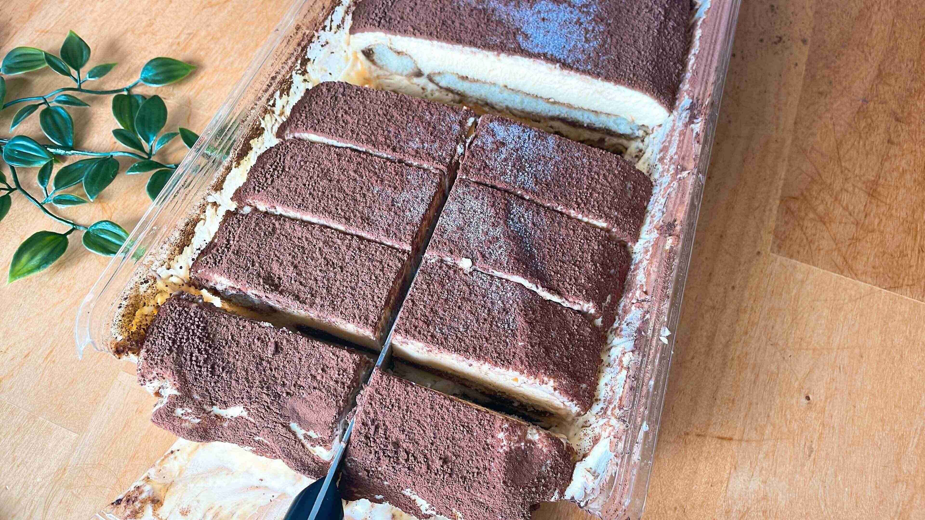 半冷凍でカットするとキレイにカットできます