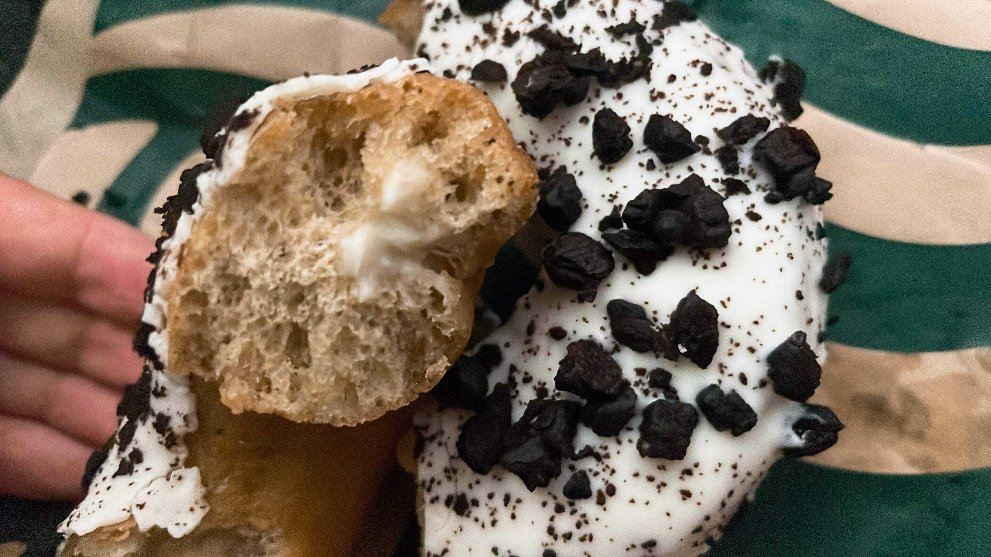 クッキー&クリームドーナツ