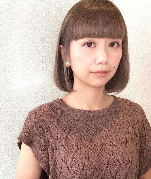 大人かわいい！ワイドバングを組み合わせたワンレンボブ