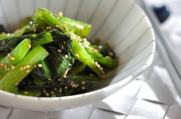子どもにも人気!ごま油香る小松菜のナムル