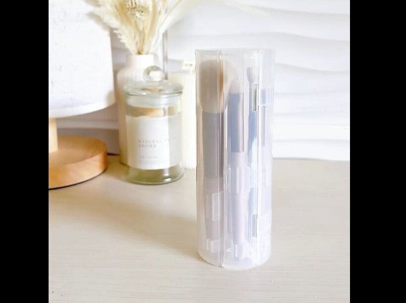 【ダイソー】くるっと収納！携帯用メイクブラシ