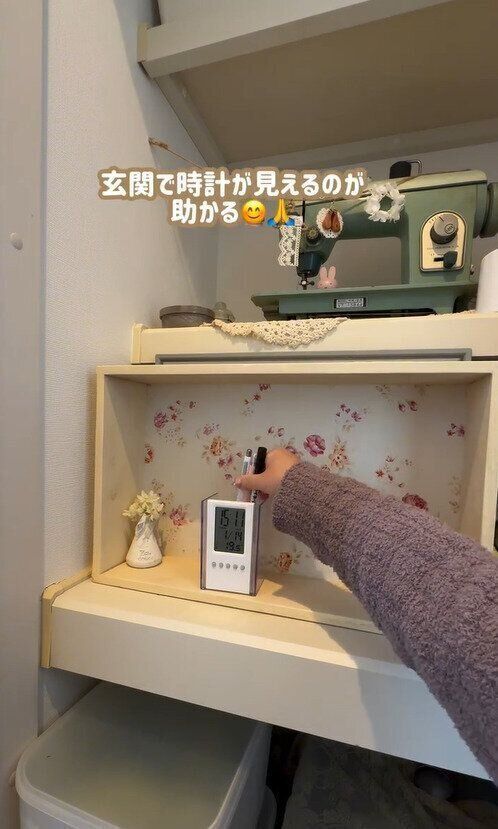 デザインがおしゃれ！「ペンスタンド付 デジタル時計」