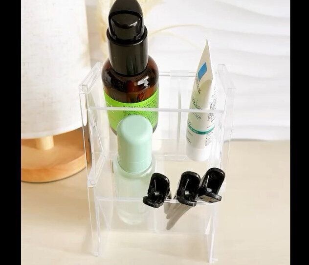 【セリア】ムダなくスッキリ！洗面鏡ナナメスタンド