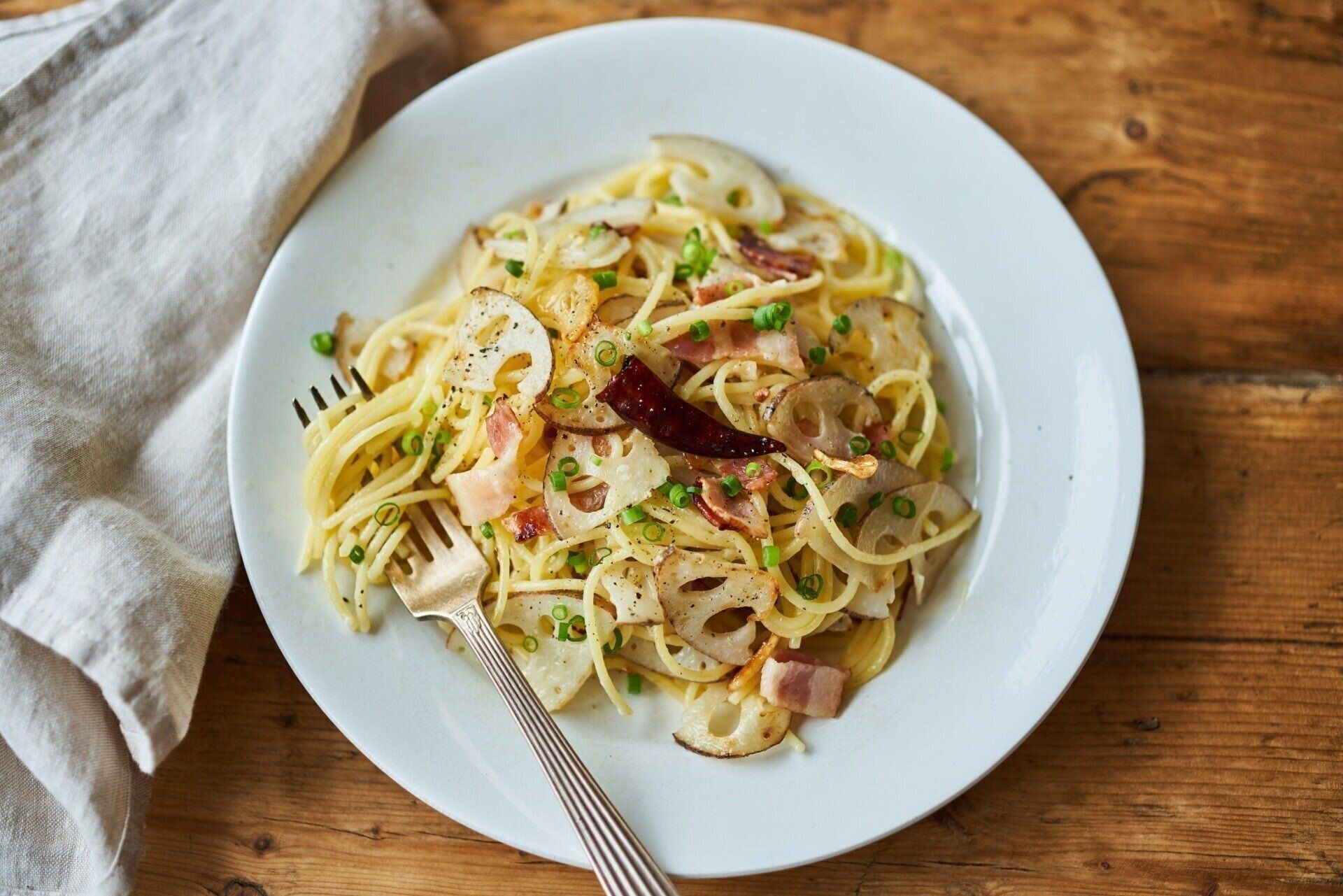 れんこんの塩麹ペペロンチーノ