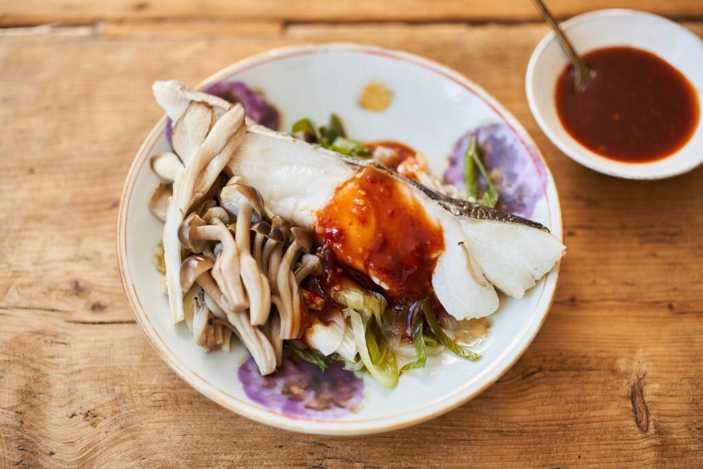 たらときのこの酒蒸し コチュジャンみそだれ