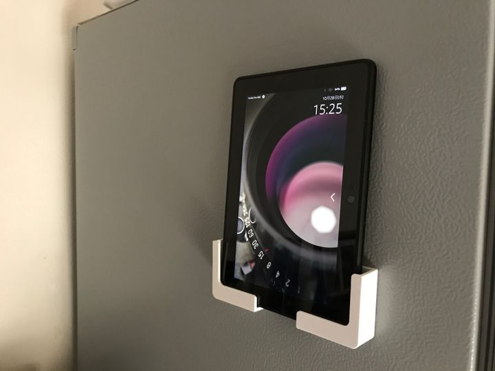 暮らしの知恵 壁に磁石で貼りつくマグネットスマホホルダー サンキュ 暮らしの知恵 壁に磁石で貼りつくマグネットスマホホルダー サンキュ