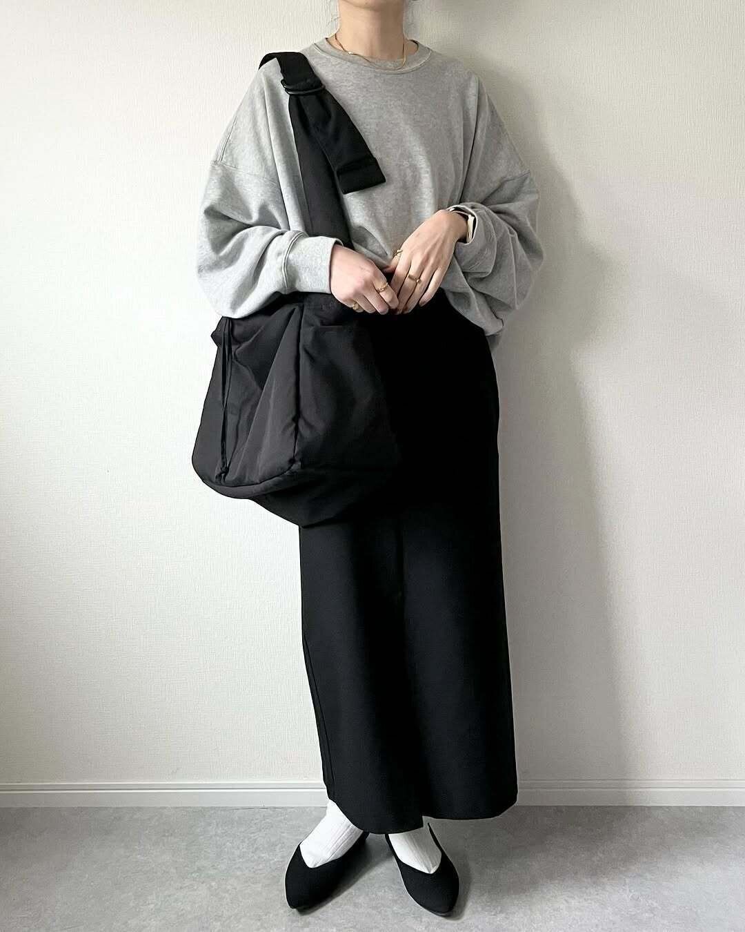 お出かけにマスト！「ユニクロ」軽くてお洒落な「バズりバッグ」