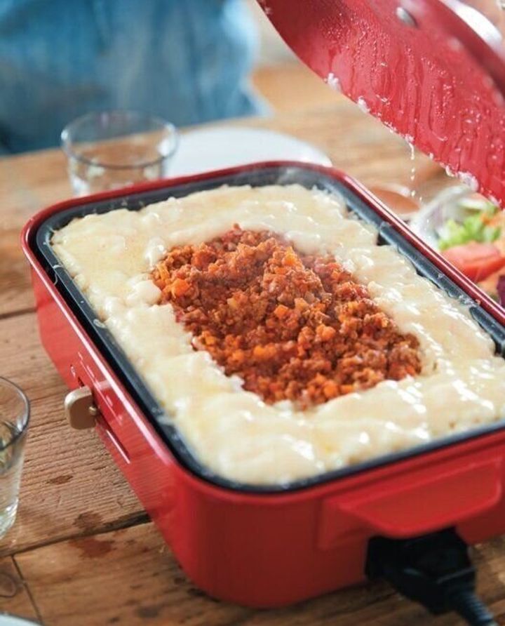 ぐっち夫妻流 ホットプレートで超巨大 ミラノドリア風 サンキュ ぐっち夫妻流 ホットプレートで超巨大 ミラノドリア風 サンキュ