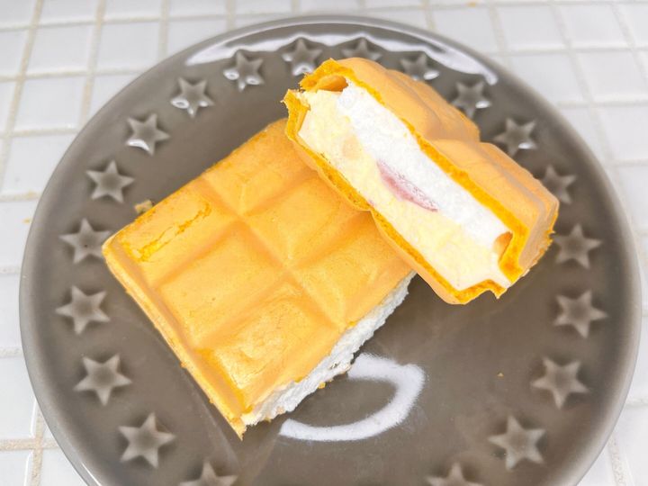 シャトレーゼ まるでケーキ な苺系デザートモナカが贅沢で最強 サンキュ シャトレーゼ まるでケーキ な苺系デザートモナカが贅沢で最強 サンキュ