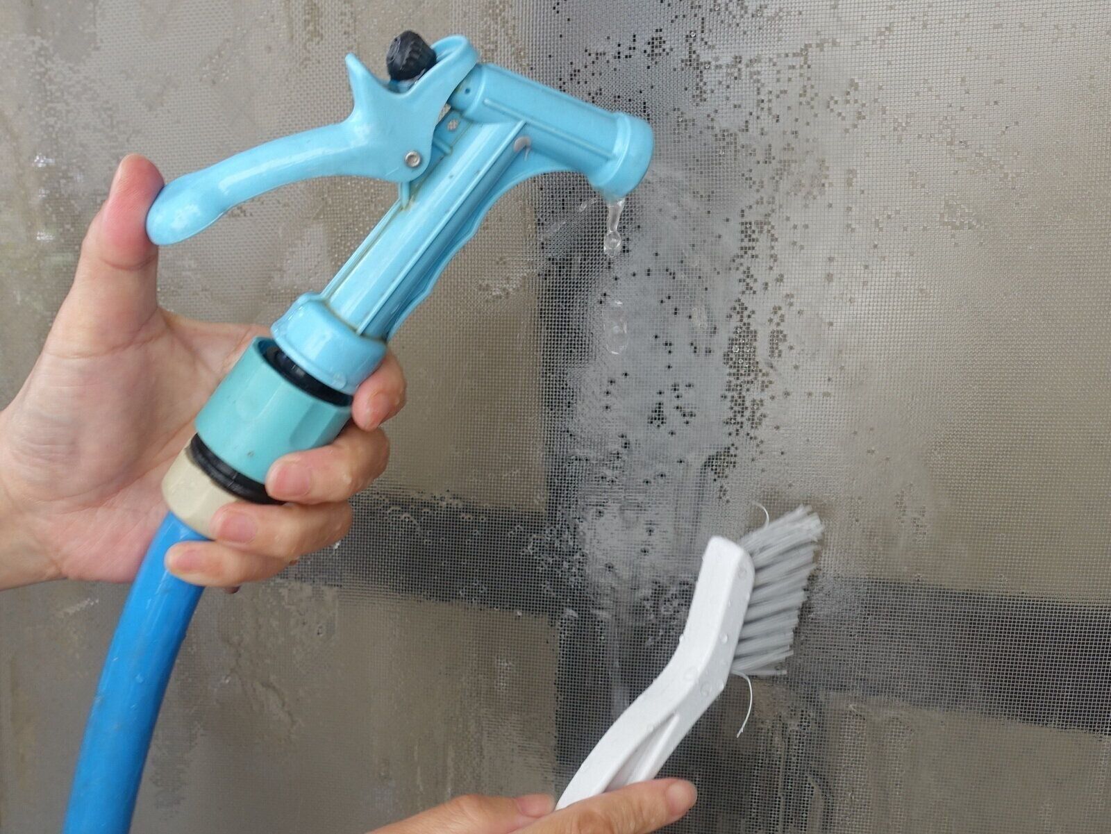 1．ベランダや網戸、窓ガラスの掃除