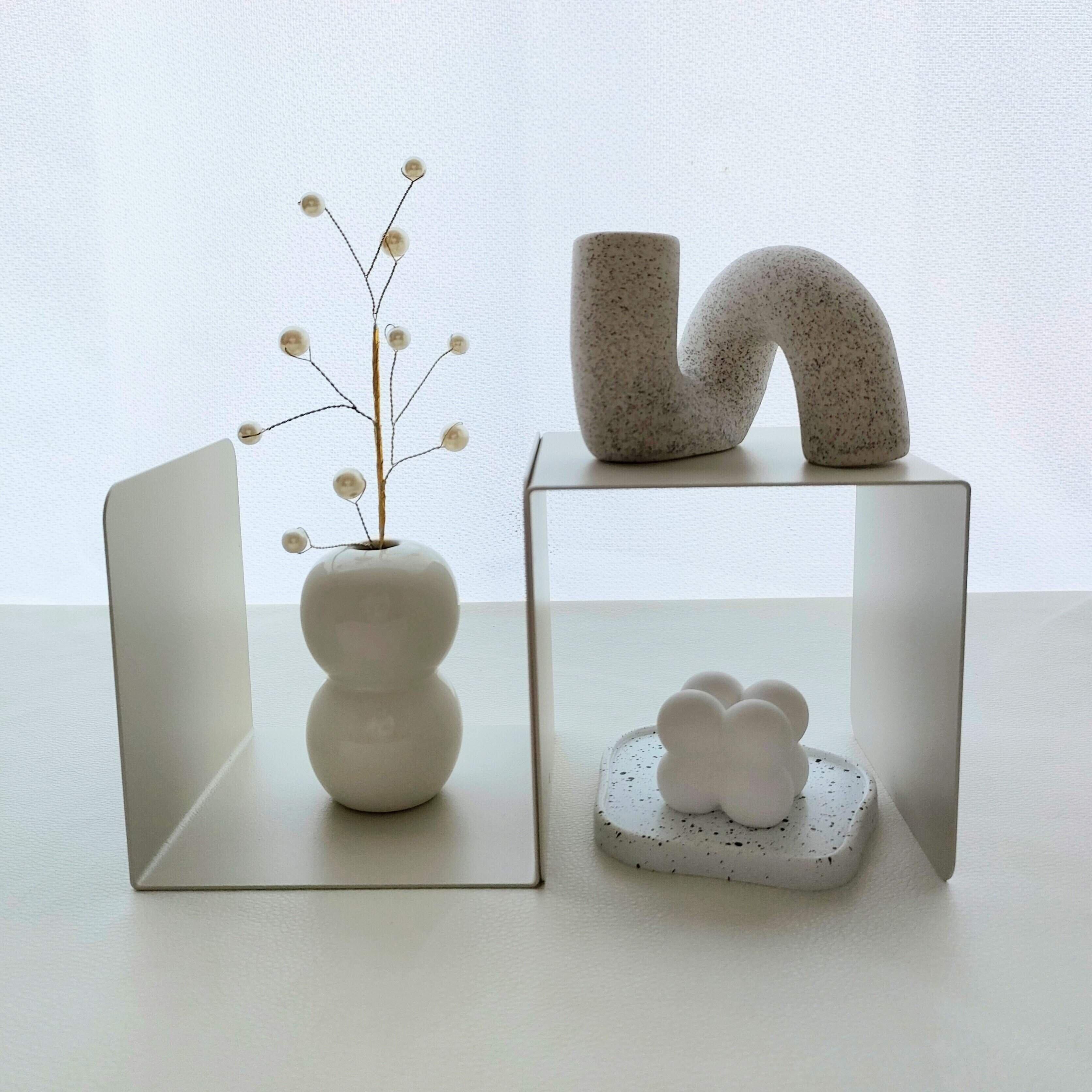 100円ショップセリア ブックスタンドU型