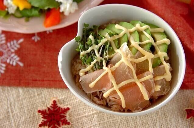アボカドと生ハムのちらし寿司