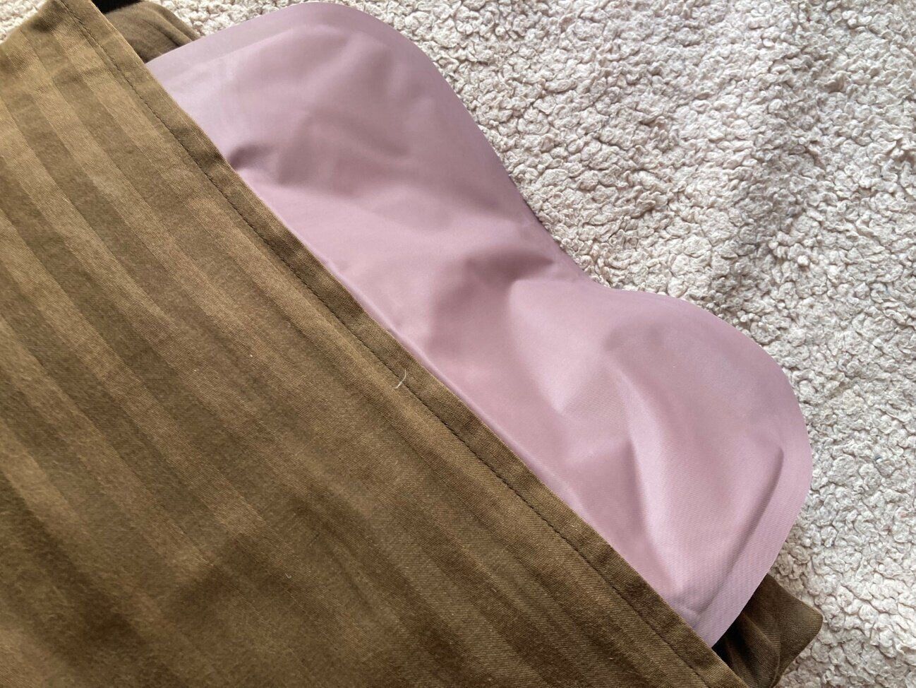 【ダイソー】猛暑の必需品かも！冷やさなくてもひんやり冷たくて気持ちいい「抗菌ジェルマット」