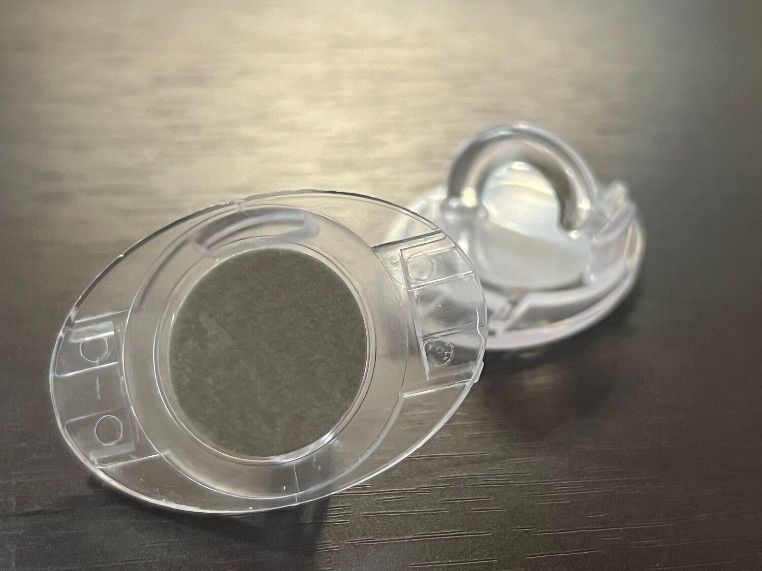 ダイソーで見つけた「きれいにはがせる天デコフック」は優れもの！