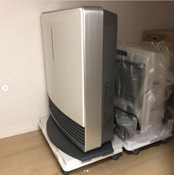 奥行がある階段収納は台車を活用して出し入れを簡単に