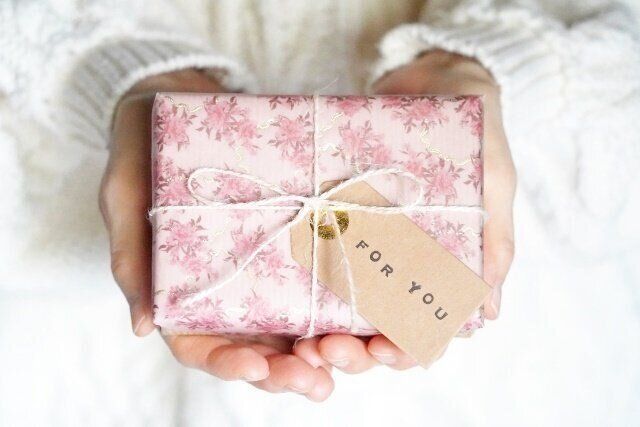 40代女性へのプレゼント人気ランキング20選！2000円～3万円まで予算別に紹介