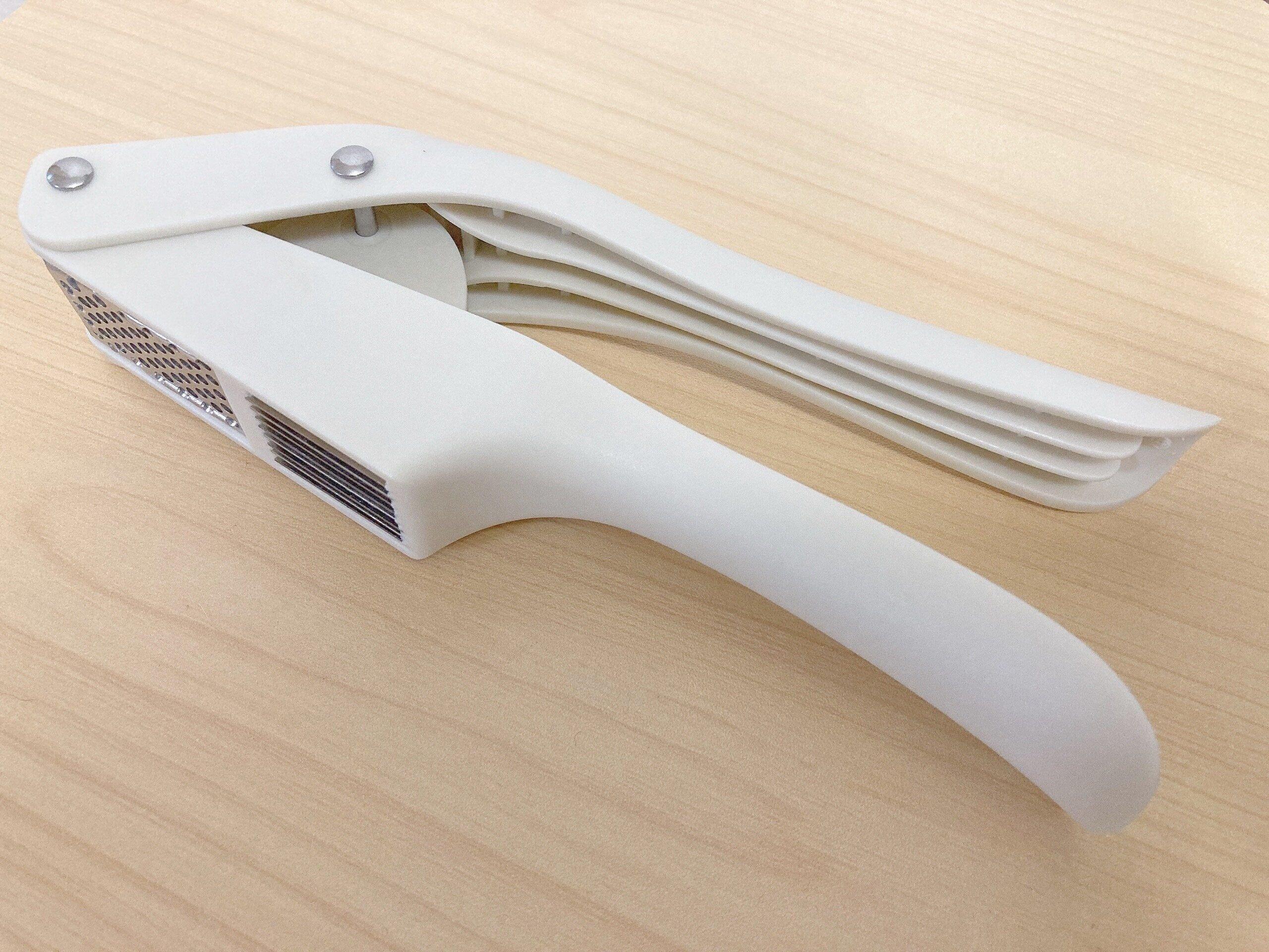 3COINSガーリックプレス＆スライサー