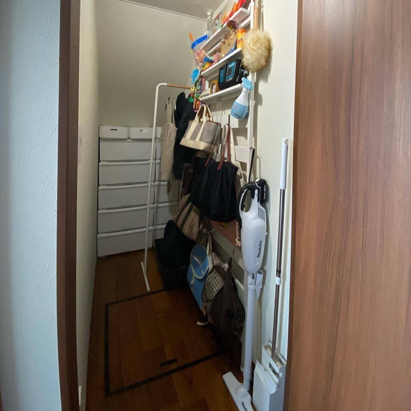 ラダーラックを活用して気軽に吊り下げ収納を